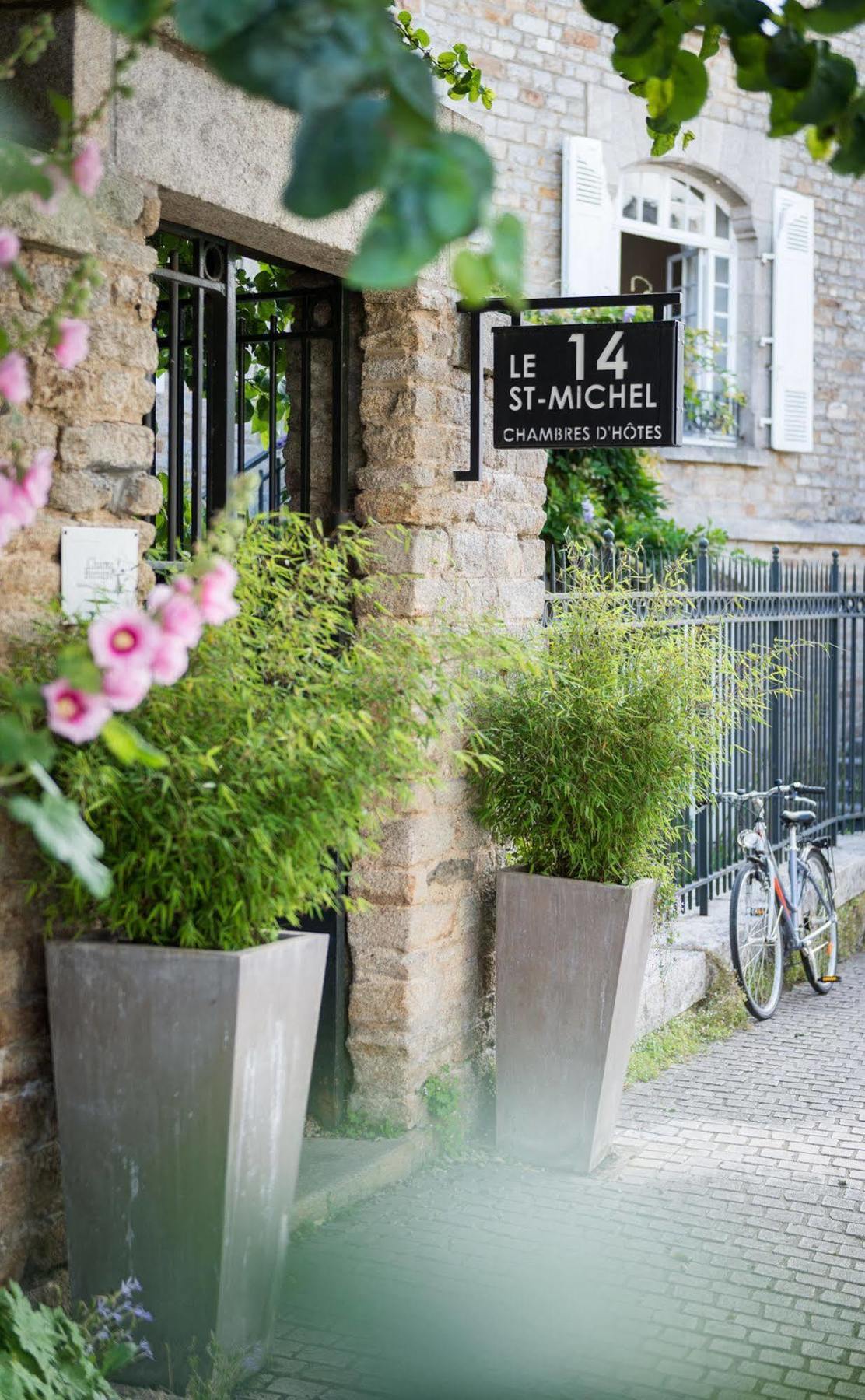 Bed and Breakfast Le 14 St Michel Жослен Экстерьер фото